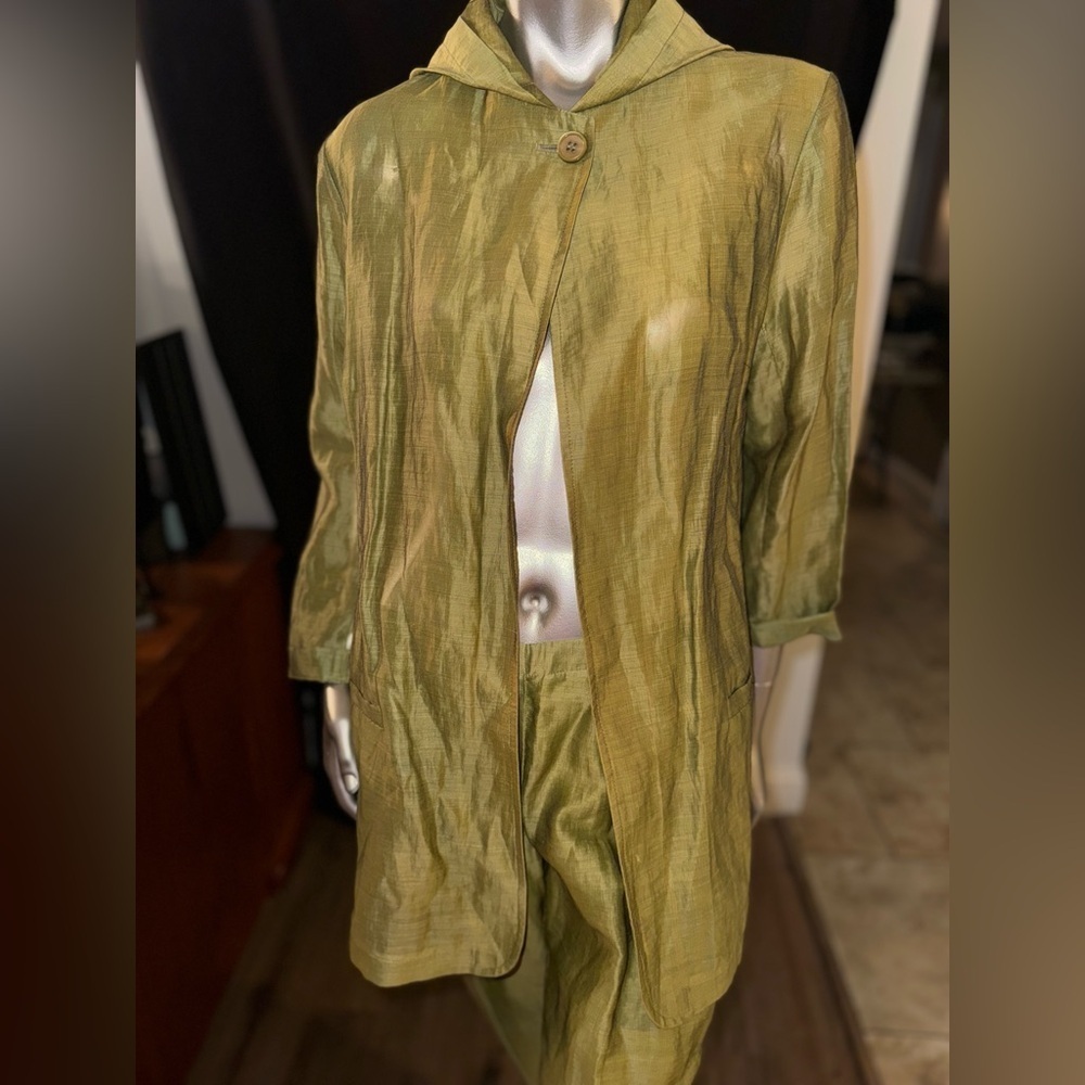 Marisa Minicucci 2 Piece Light Weight Suit